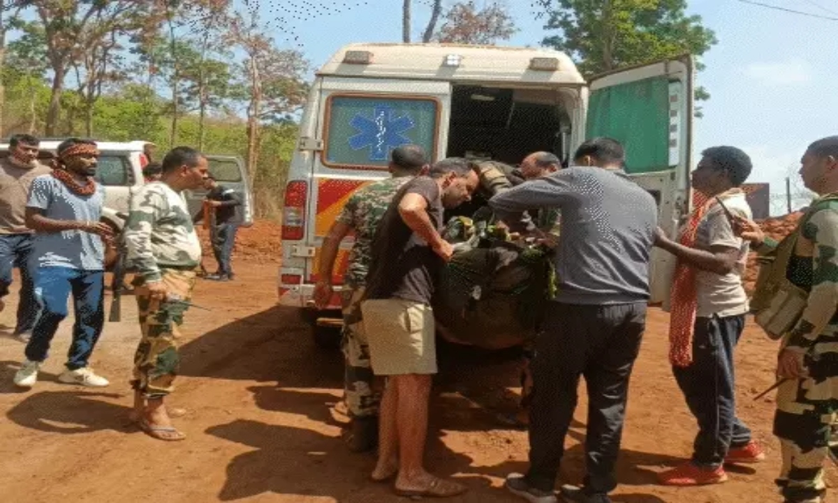 Major Naxal Attack in Chhattisgarh: 4 Soldiers Martyred in IED Blast; Explosion Occurred While Attempting to Diffuse Device