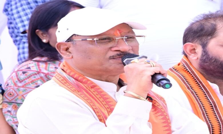 CM Sai's 'Jan Chaupal' at 'Sushasan Tihar': Direct Dialogue with Villagers; Directives Issued for Prompt Resolution of Grievances