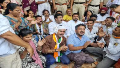 Congress Gheraos Municipal Office Over Water Crisis: Residents Forced to Fetch Water from 1 KM Away