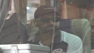 Mumbai Indians Arrive in Raipur; Rohit Sharma Spotted Snacking