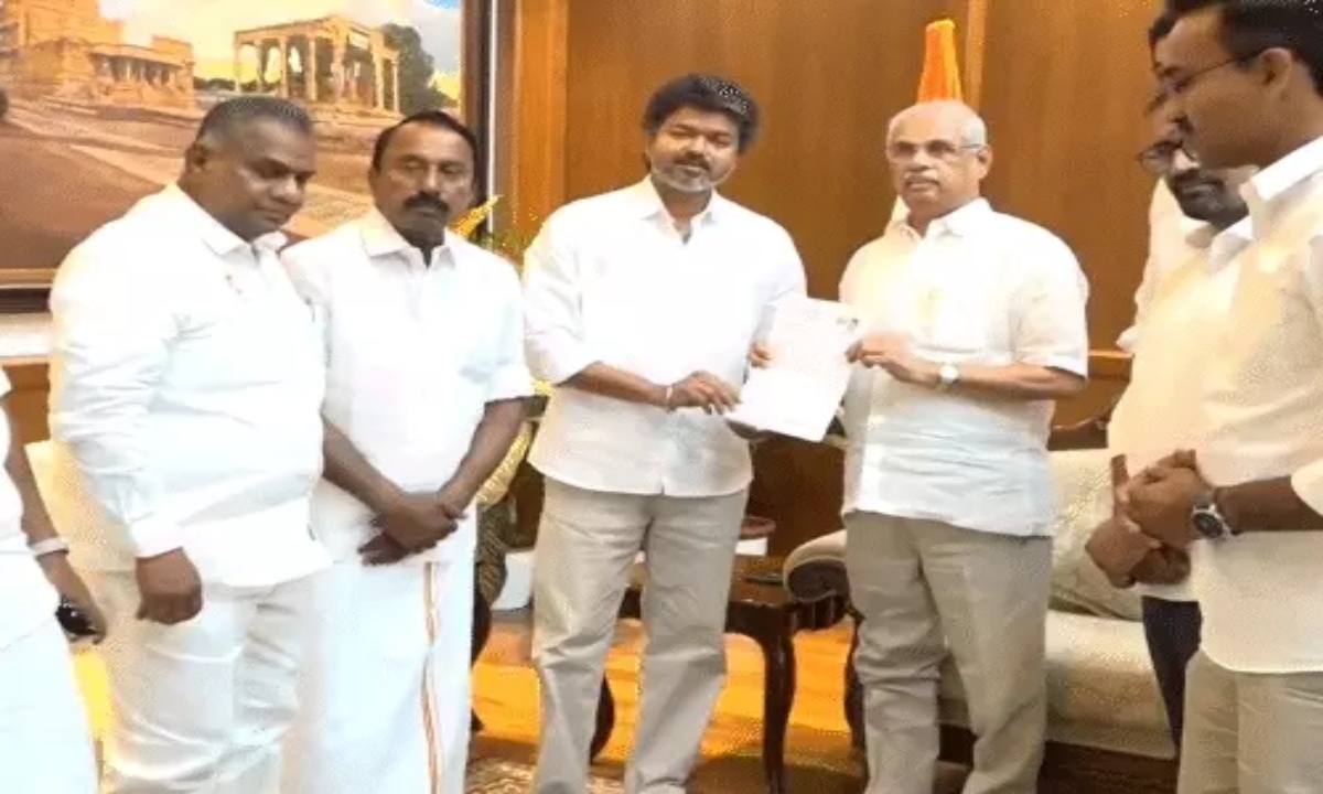 Vijay to meet the Governor again today: Letter of support from 113 MLAs submitted; 118 required for a majority. Amit Shah to visit Bengal today.