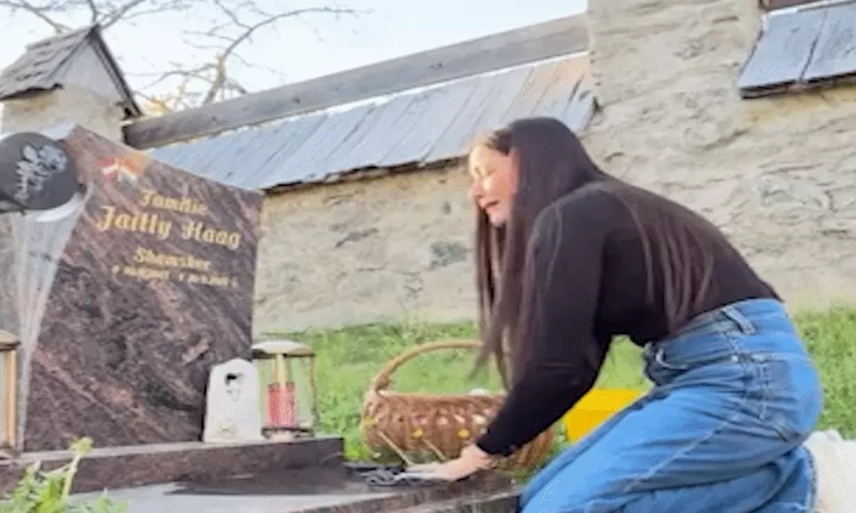 Celina Jaitly wept inconsolably at her son's grave.