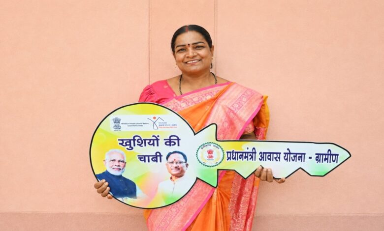 Good Governance Festival 2026: Triveni Ratre's Dream of a Permanent Home Comes True; Receives Keys to Prime Minister's Residence