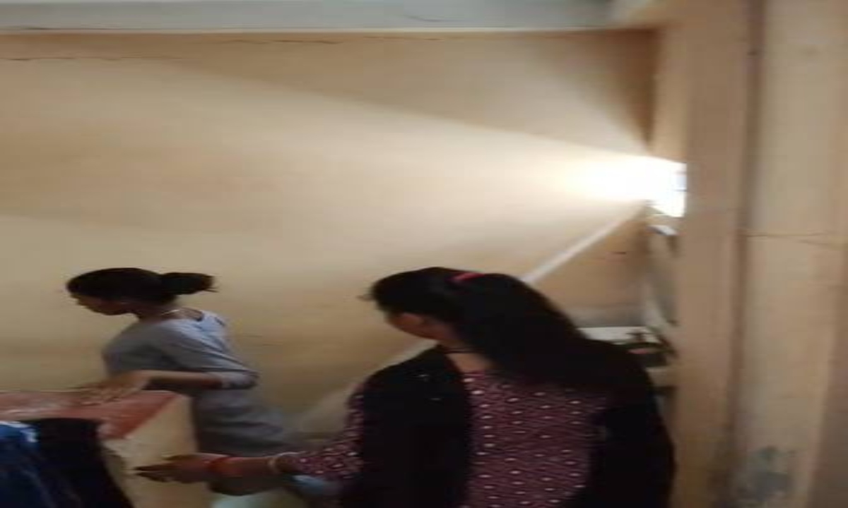 Human Trafficking Under the Guise of Employment: 35 Young Women from Chhattisgarh Held Captive in Jharkhand; Administration on Alert