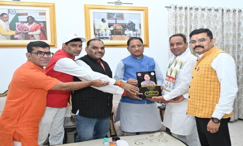 Office Bearers Meet Chief Minister on World Red Cross Day: Vishnudeo Sai States—Red Cross's Role in Serving Humanity is Commendable.