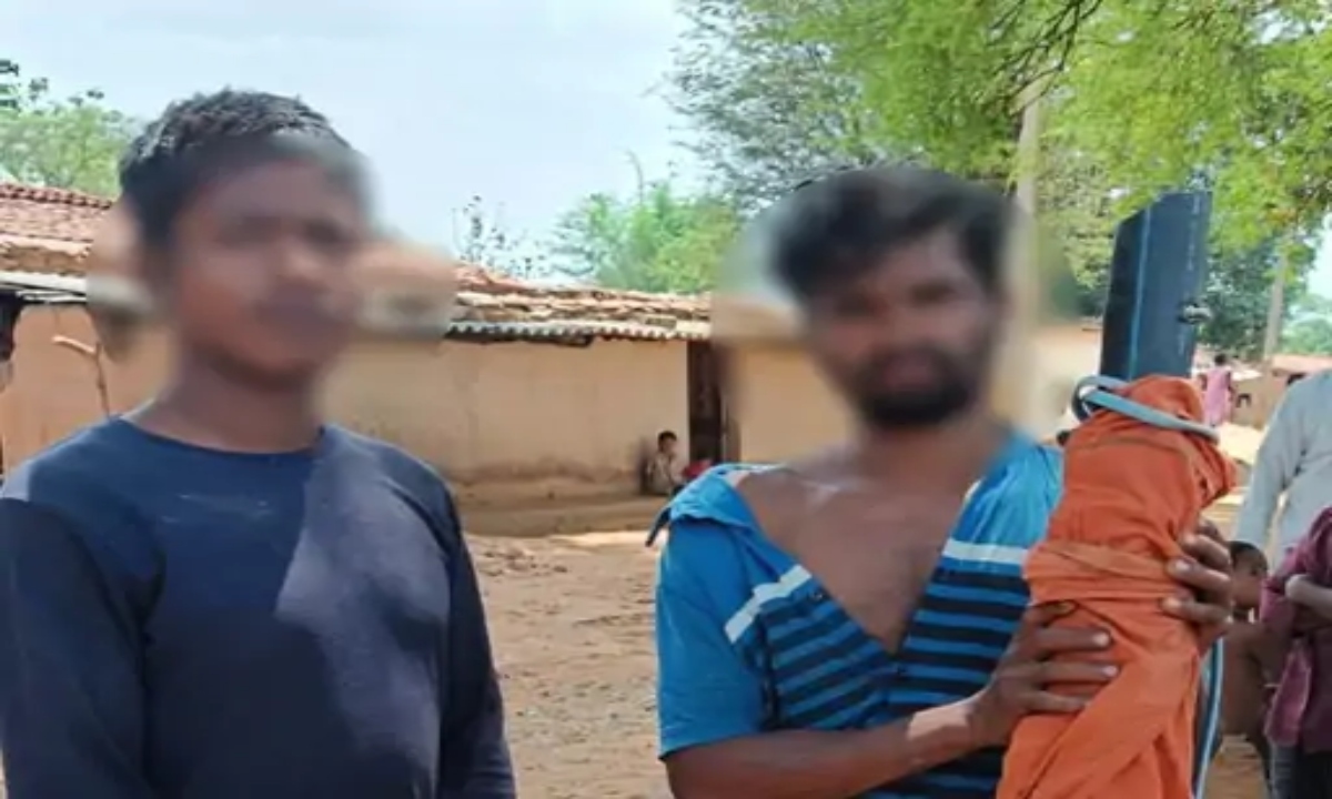 Youths Paraded with Garlands of Shoes on Suspicion of Theft