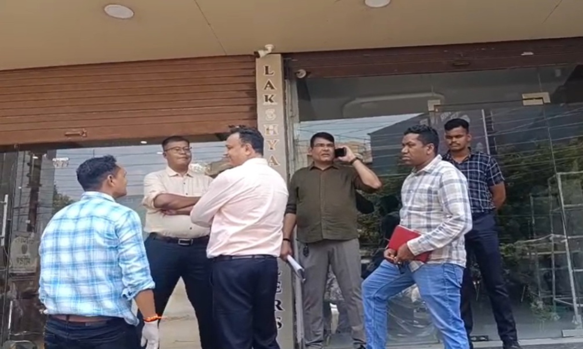 Multi-crore heist at a jewelry shop in the capital; thieves make off with gold and silver ornaments.