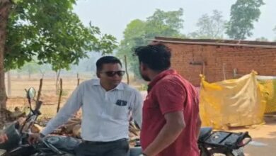 RI and Patwari Detained for Two Hours in Korba; Uproar Over Land Demarcation Dispute
