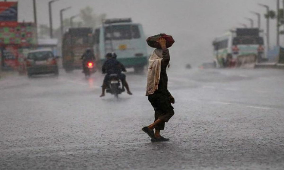 Heavy Rain Lashes Raipur; Alert Issued for 4 Days of Stormy Weather