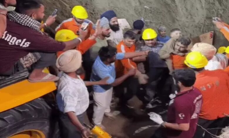 Innocent Child Rescued Safely from Borewell After 9 Hours; Weeps While Clinging to Mother