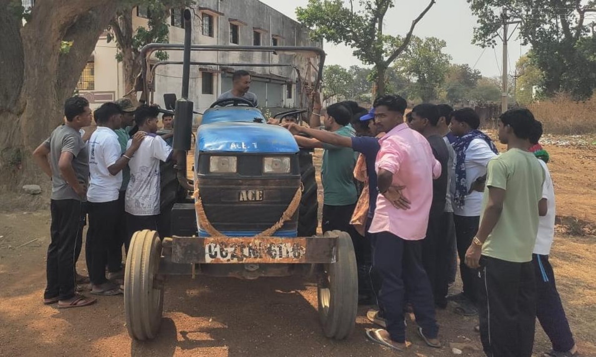 Laying Down Guns, Grabbing the Tractor's Steering Wheel: A New Beginning for Surrendered Naxals in Narayanpur
