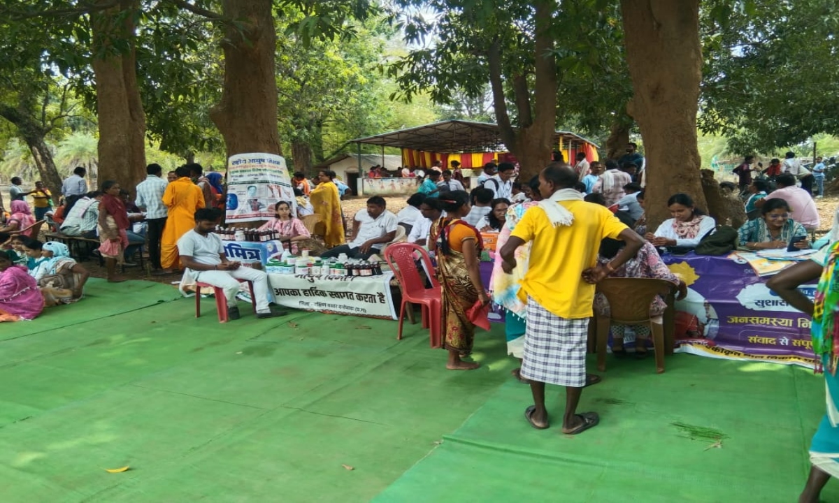 Villagers' Trust Surges at 'Sushasan Tihar' Camp: Over 400 Applications Received, Many Issues Resolved on the Spot
