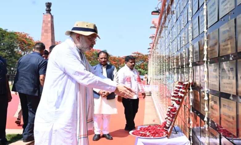 Amit Shah paid homage to the martyred soldiers at Amar Vatika.