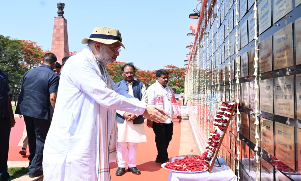 Amit Shah paid homage to the martyred soldiers at Amar Vatika.