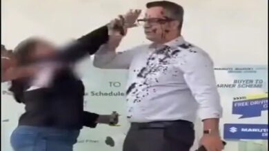 High-Voltage Drama by Female Employee in Bhilai: Slaps Maruti Showroom GM, Throws Ink at His Face