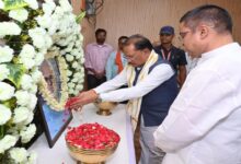 Chief Minister Pays Tribute to the Late Dinesh Sen