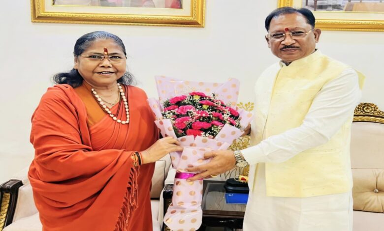 Sadhvi Niranjan Jyoti, Chairperson of the National Commission for Backward Classes, paid a courtesy call on Chief Minister Sai.