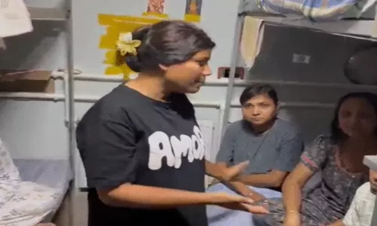 20 young men and women from Gujarat stranded in Russia; fraud alleged under the guise of job offers.