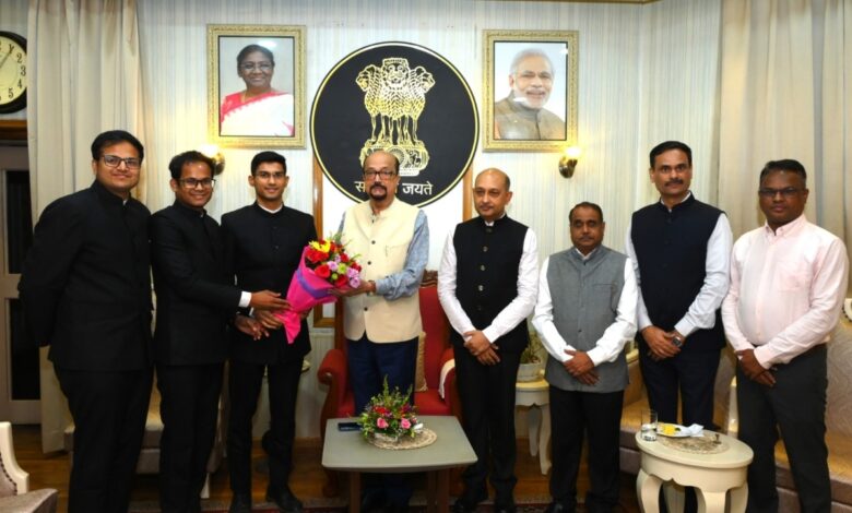 Probationary IAS officers met the Governor; termed public service as the supreme responsibility.
