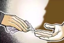 Bank official arrested for taking bribe in exchange for kiosk permission; CBI nabbed him red-handed.