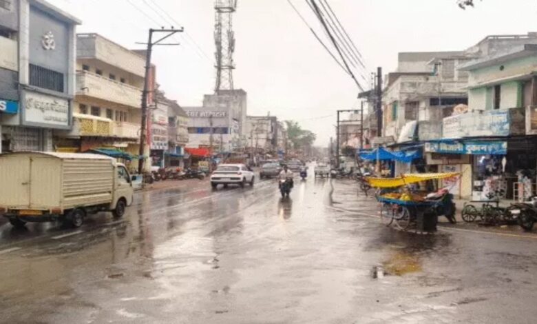 Rain alert with thunderstorms in Chhattisgarh.
