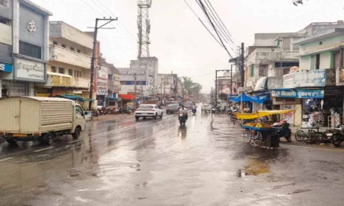 Rain alert with thunderstorms in Chhattisgarh.