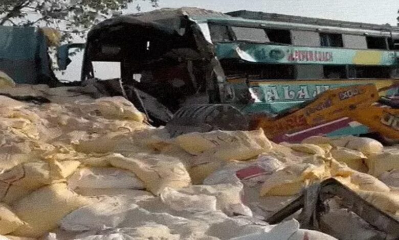 6 killed in horrific bus-truck collision in Vadodara, Gujarat.
