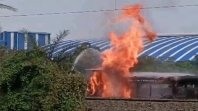 Massive fire in petrochemical naphtha pipeline in Bengal: 15 people suffered burns, 2 in critical condition; train services also affected.