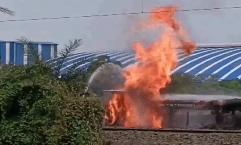 Massive fire in petrochemical naphtha pipeline in Bengal: 15 people suffered burns, 2 in critical condition; train services also affected.