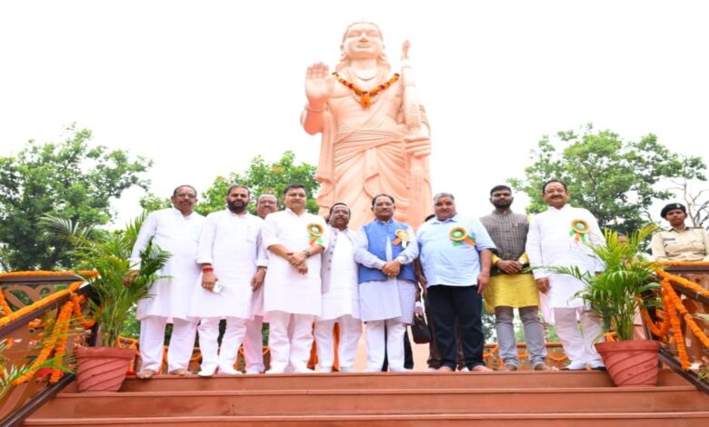 CM Sai plants a Rudraksha sapling at Ram Vatika, conveying a message of respect for womanhood and nature.