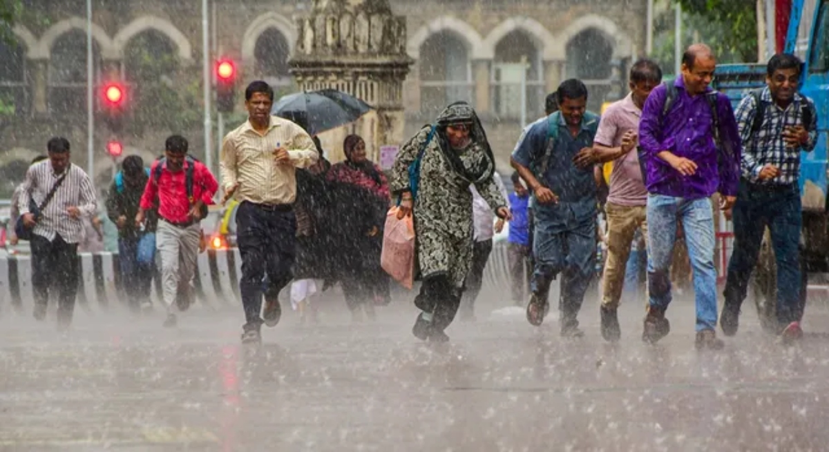 MAUSAM: दिल्ली-यूपी समेत 16 राज्यों में तूफानी बारिश की चेतावनी, 70 किमी/घंटा की रफ्तार से चलेंगी हवाएं
