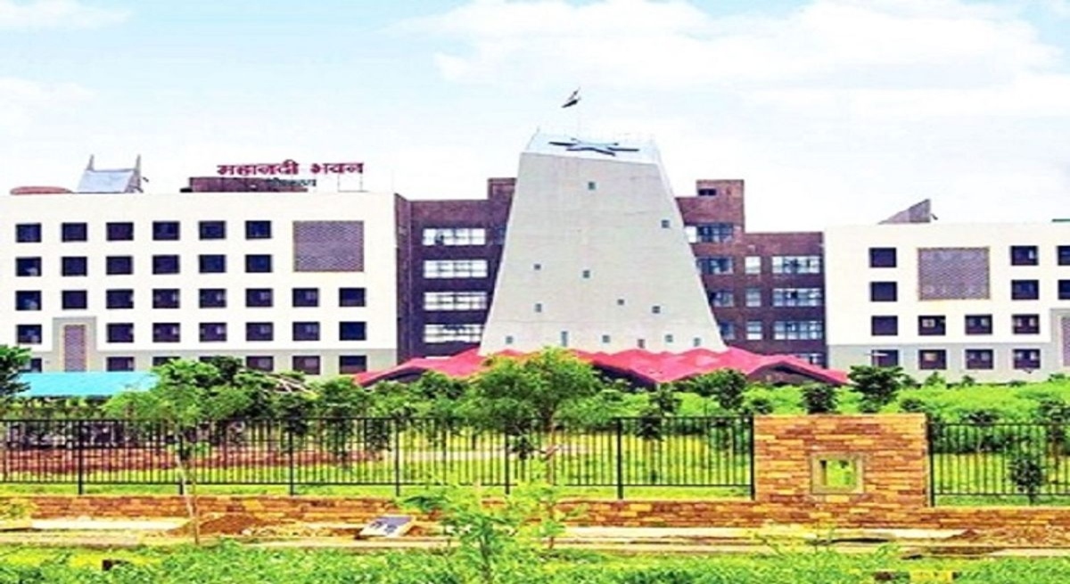 24 IFS officers transferred in Chhattisgarh; Ganveer Dhammasheel appointed Special Secretary of the Forest Department.