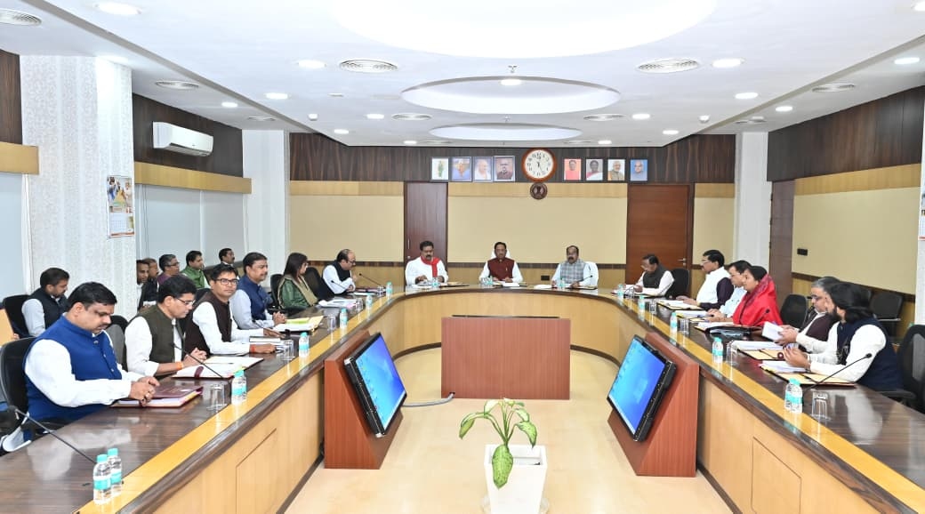A major Cabinet meeting is scheduled for this evening; new schemes and development projects may receive approval.