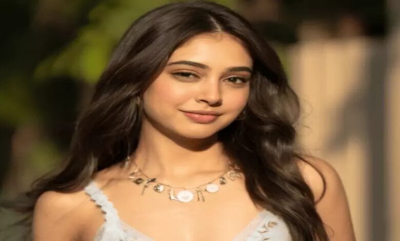 'Boyfriend burned my thigh with a cigarette': Actress Niti Taylor reveals; says she ended the relationship after being slapped.