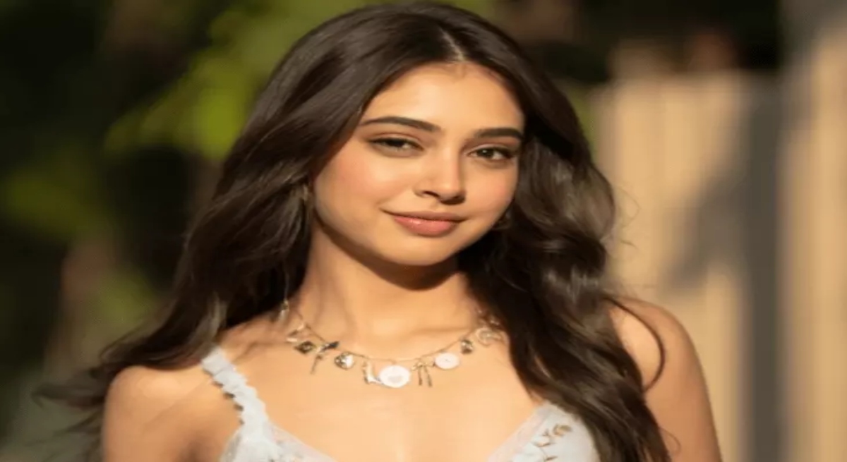'Boyfriend burned my thigh with a cigarette': Actress Niti Taylor reveals; says she ended the relationship after being slapped.