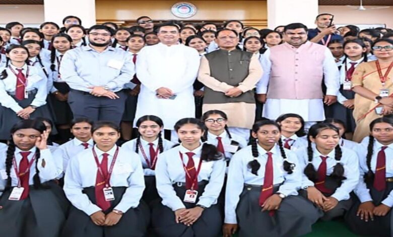 Assembly complex becomes a school of democracy.