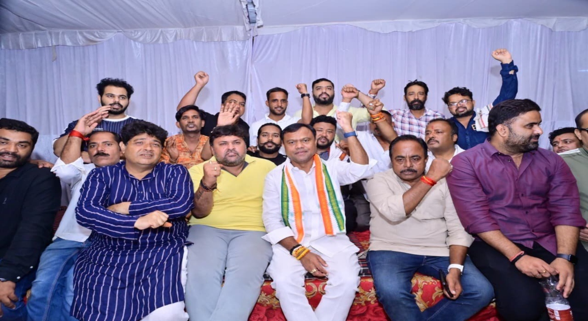 Congress sit-in ends after 18 hours; leaders agree following written assurance from police.