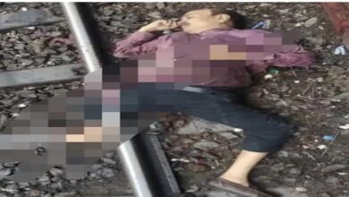 Attempting to board a moving train at Durg station proves fatal: Area Manager dies after slipping while boarding a superfast train.