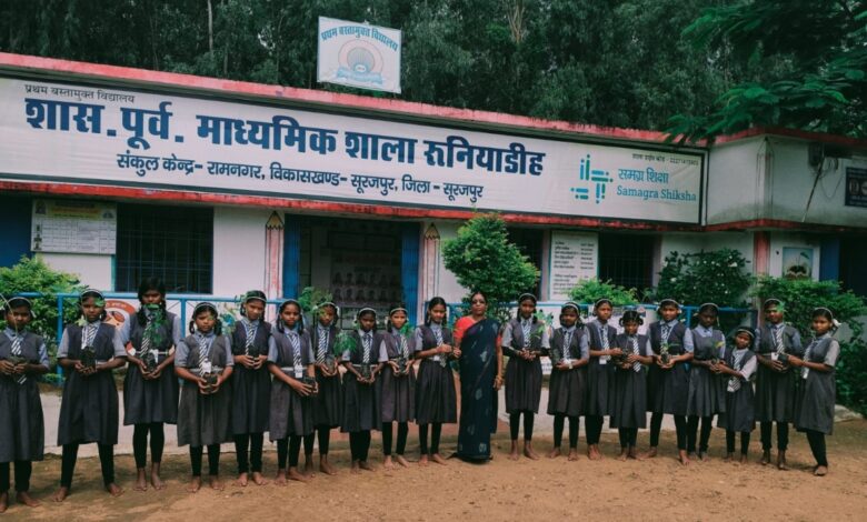 Children conveyed a message of environmental conservation through the ‘A Tree in Mother’s Name’ initiative.