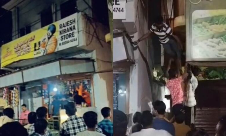 Massive fire at a grocery store; three people saved their lives by jumping from the roof.