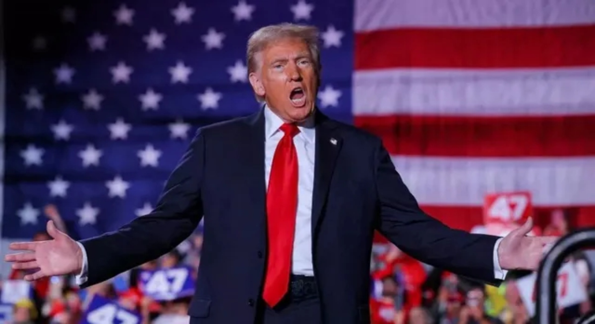 Trump's open warning to Iran: '1,000 missiles locked on target'