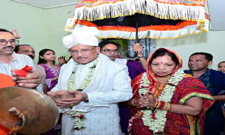 Upholding the tradition of the Gajapati Maharaja, the chariot of Lord Jagannath was pulled, and prayers were offered for the happiness and prosperity of the people of the state.