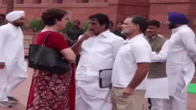 Channi's photo goes viral ahead of Congress meeting; Rahul and Priyanka ignore him in Parliament complex.