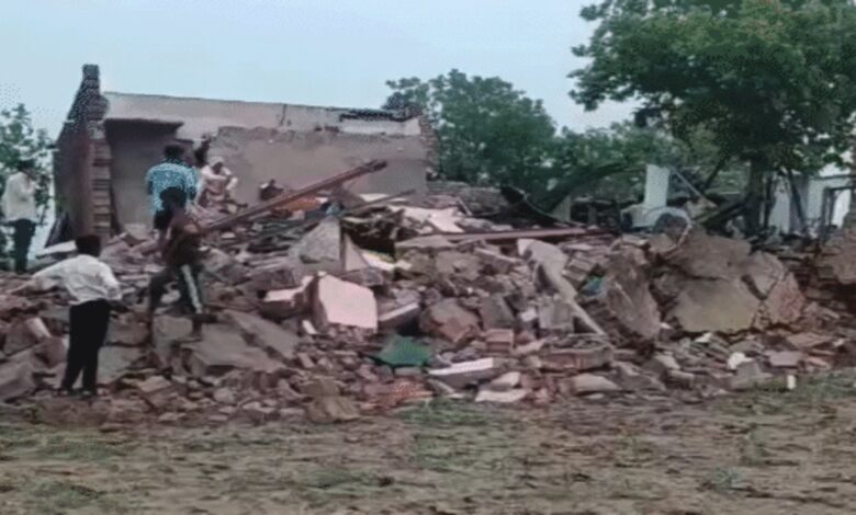 Monsoon impact across the country: 1,000 travelers stranded in Uttarakhand, 10 dead in UP; 6 trains cancelled in Rajasthan.