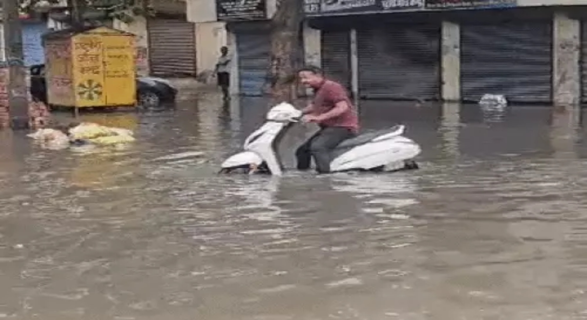 Cloudburst warning for Nashik, Maharashtra; Trimbakeshwar Temple closed; house collapses due to landslide in Ratnagiri.