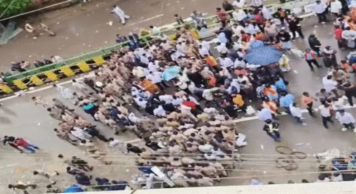 BJP and Congress face off in Raipur; police fire tear gas and use water cannons.