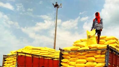 Uninterrupted supply of fertilizers and seeds to farmers during the Kharif season; strict action against black marketing; 4,878 centers inspected.
