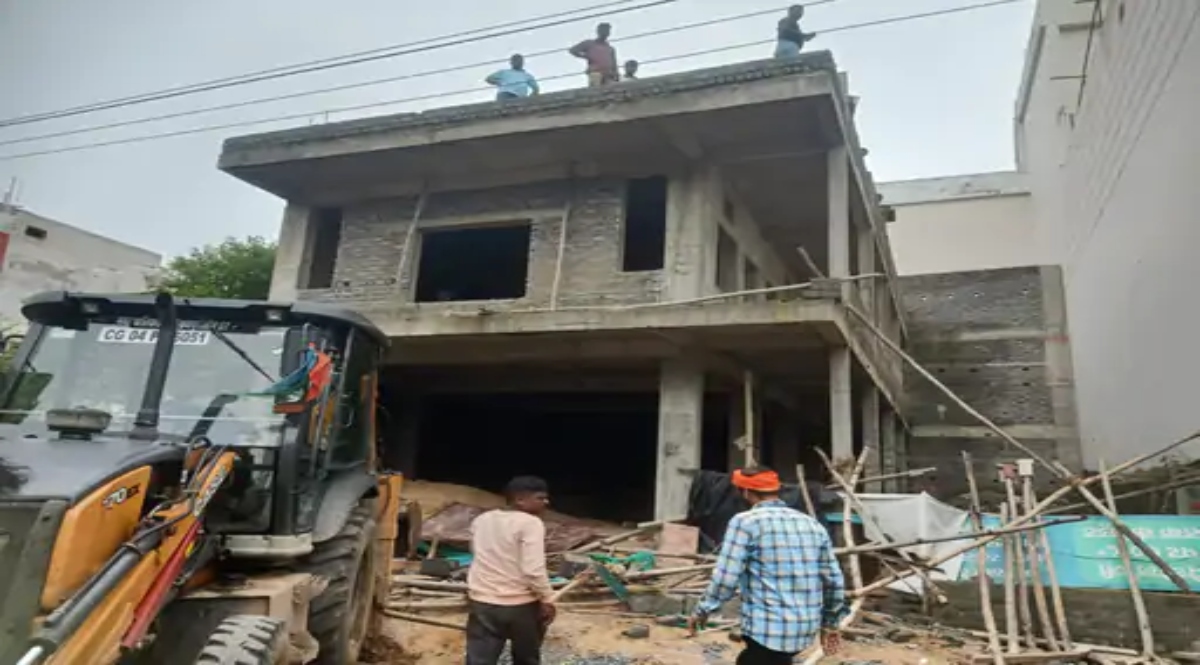 The municipal corporation demolished the portion constructed in violation of the approved plan.