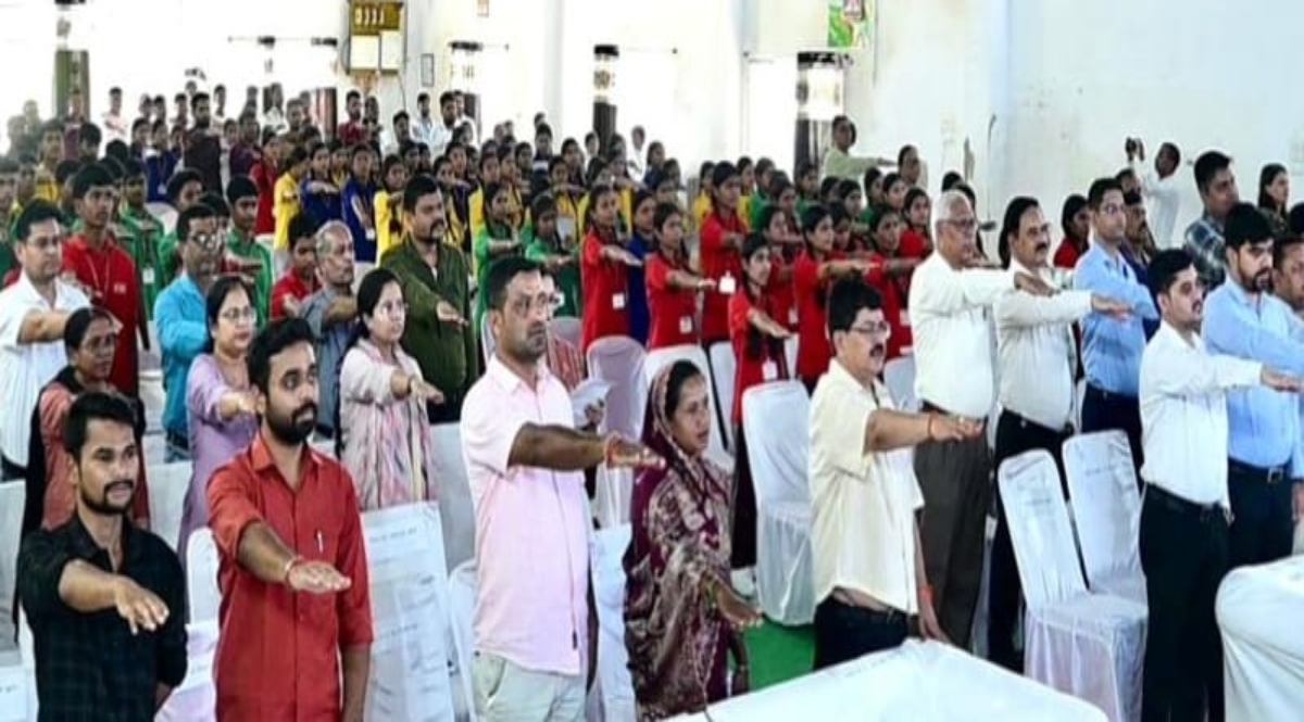 Thousands of youths in Dongariya took a pledge against drug abuse.