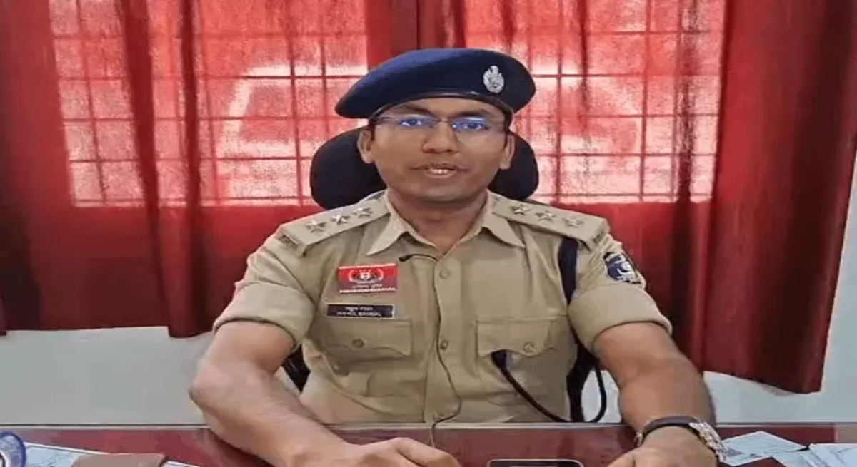 Trainee IPS officer accused of accepting ₹1 crore bribe.